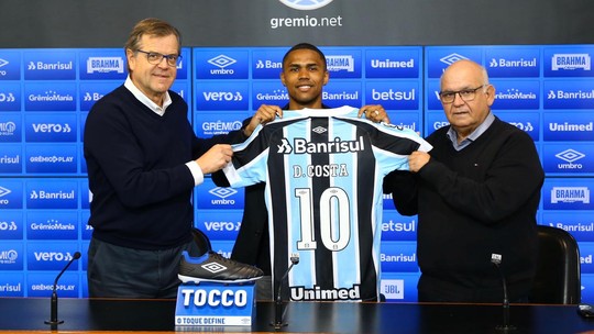 Douglas Costa fala como jogador do Grêmio: "Desafio mais importante da minha vida"