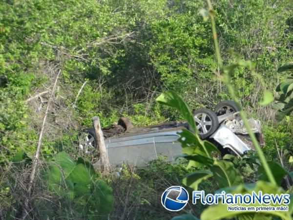 Grave acidente entre moto e carro deixa v&iacute;tima fatal na PI-140.(Imagem:FlorianoNews)