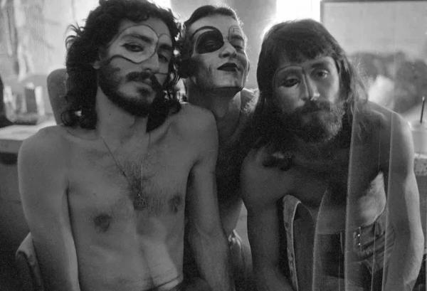 Trio Secos & Molhados tem revolução historiada, após 50 anos, em série de ficção e em documentário