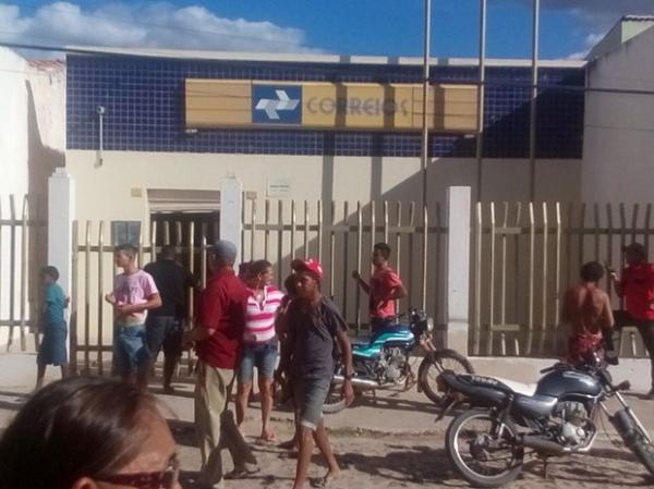Bando assalta Correios de Assunção do PI e faz seis pessoas reféns