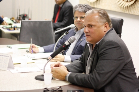 CCJ aprova proposta de aumento salarial para policiais civis