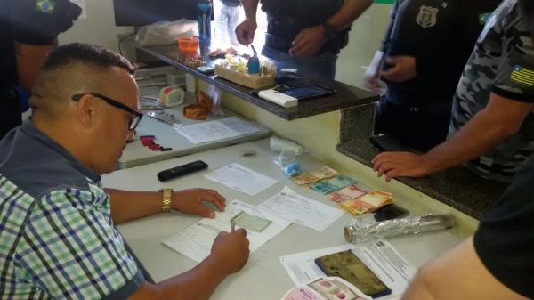 Operação prende agente penitenciário suspeito de facilitar entrada de drogas em presídio
