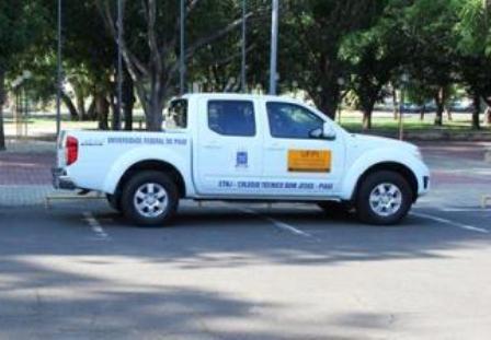 UFPI entrega dois veículos para Colégio Técnico de Bom Jesus e Floriano