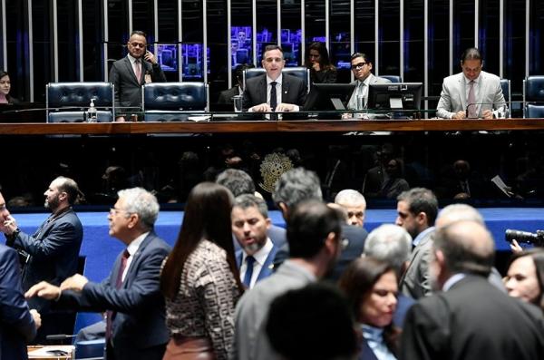 Senado aprova renegociação de dívidas com emenda do Piauí