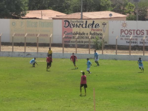 Realizada a abertura da 1&ordf; Copa Regional de Integra&ccedil;&atilde;o de Futebol em Floriano.(Imagem:FlorianoNews)