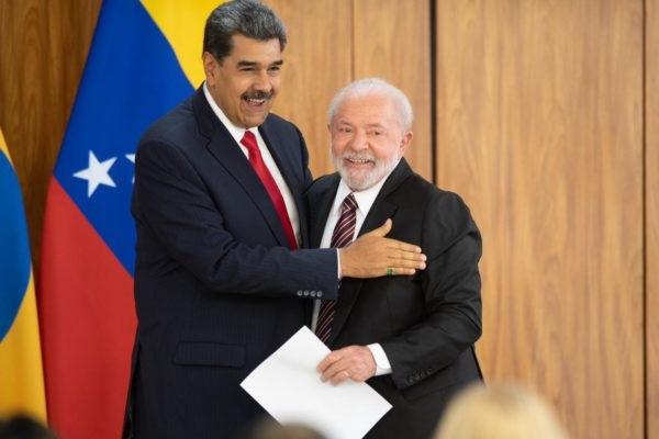 Venezuela pede reunião com Planalto, após críticas de Lula e MRE