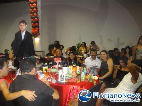 Escola Pequeno Pr&iacute;ncipe realiza festa de cola&ccedil;&atilde;o de grau dos alunos do 1&ordm; ano.(Imagem:FlorianoNews)