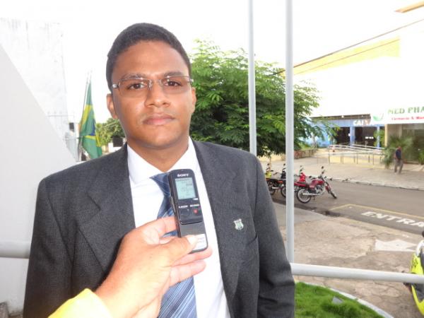 Menor é apreendido após roubar celular de mulher no Centro de Floriano