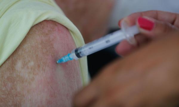 Governo destina R$ 5,5 bilhões para produção e aquisição de vacinas