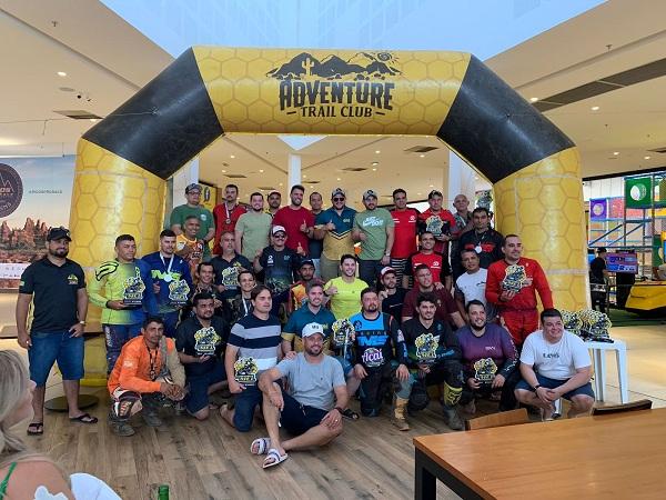 Pilotos de vários municípios encaram trilhas técnicas no Enduro do Mel