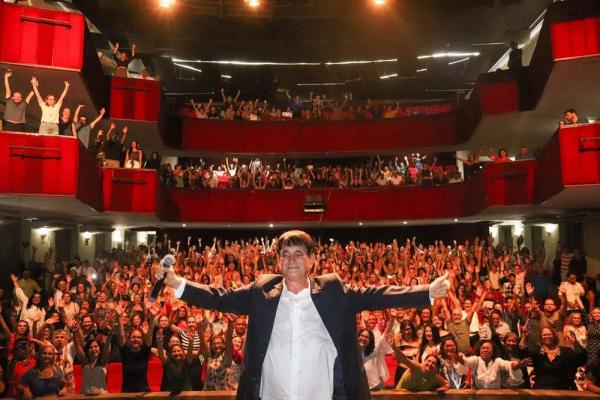 Seis&Meia Piau&iacute; lota Theatro 4 de Setembro com shows de Biafra e K&aacute;tia(Imagem:Divulga&ccedil;&atilde;o)