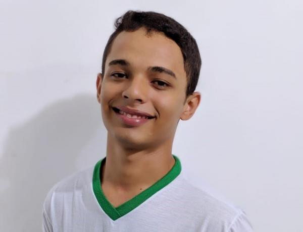Filho de agricultores passa em 1º lugar para medicina na UFPI