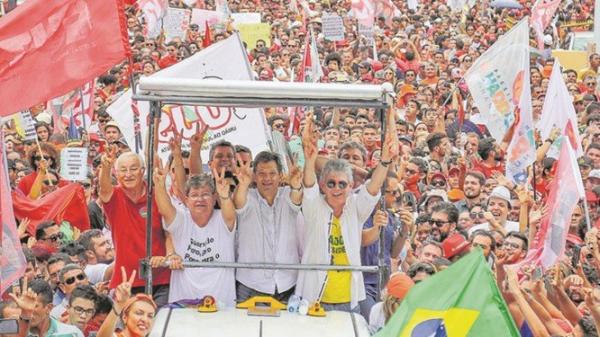 Após crítica, Fernando Haddad (PT) fecha campanha em periferia
