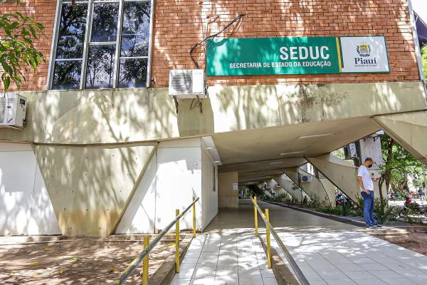 Seduc inaugura reforma de escola na zona rural de Floriano nesta sexta (19)