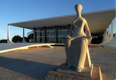 STF mantém decisão que impede retorno de presos federais aos estados