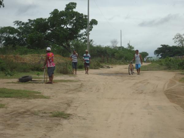 Terreno da Prefeitura &eacute; invadido por fam&iacute;lias em Floriano.(Imagem:FlorianoNews)