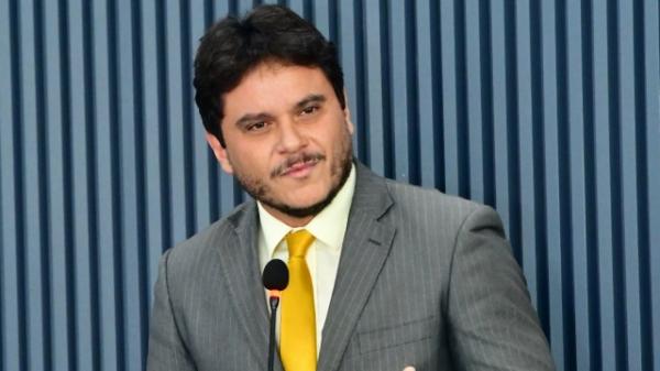 Carlos Eduardo quer cumprimento de lei sobre Inteligência Emocional aprovada em 2023