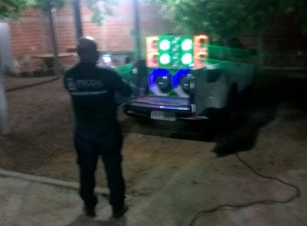 Dono de bar é multado por promover evento, rasga multa e é conduzido à delegacia em Picos