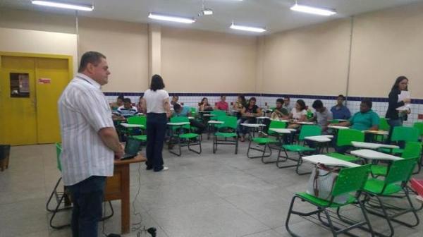 Comunica&ccedil;&atilde;o de Floriano acompanha in&iacute;cio da nova turma do Curso de R&aacute;dio e TV.(Imagem:SECOM)