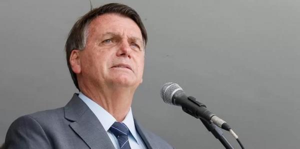Bolsonaro participa de cerimônia na Escola Naval no Rio