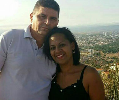 Casal morre e filhos sobrevivem em acidente de carro