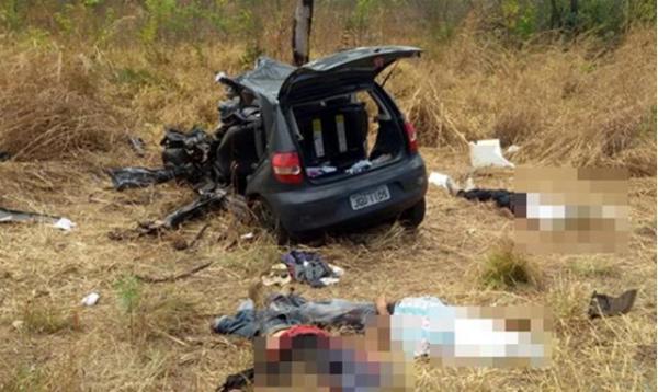 Acidente com ve&iacute;culo que seguia do Piau&iacute; para Goi&aacute;s deixa tr&ecirc;s mortos.(Imagem:180graus)
