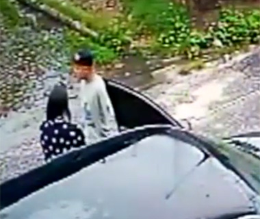 Advogada é vítima de assalto ao parar carro na porta de casa