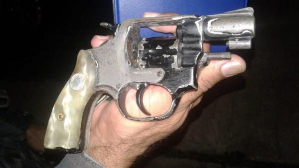 Jovem é baleada pelo namorado após discussão durante festa em Campo Maior, diz PM
