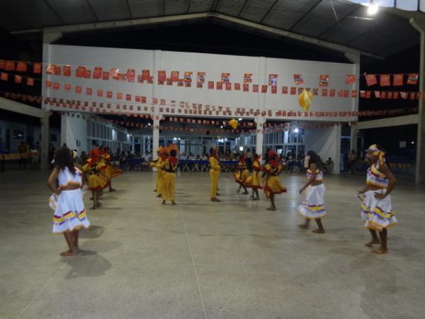 Rep&oacute;rter Amarelinho realizou abertura do Festival de Quadrilhas de Floriano.(Imagem:FlorianoNews)