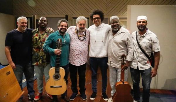 Moacyr Luz alinha parcerias com instrumentistas no álbum "A música do músico"