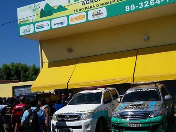 Empresário é executado a tiros na frente da esposa em José de Freitas