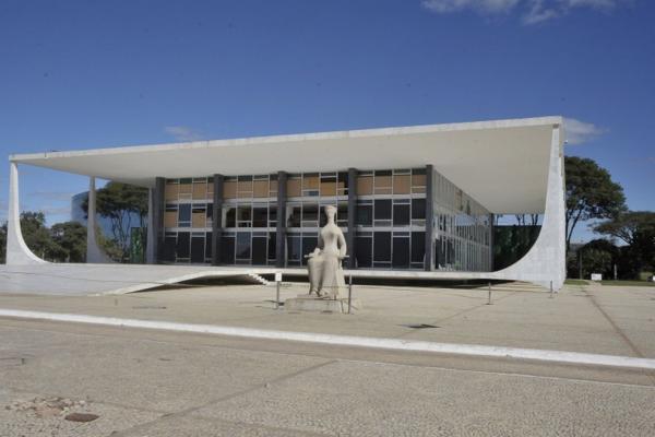 STF congela base de cálculo do piso salarial de cinco profissões em ação proposta pelo Piauí