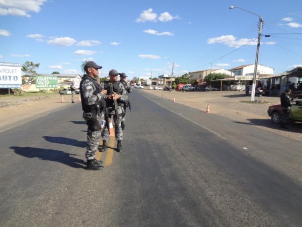 Pol&iacute;cia Militar realizou Opera&ccedil;&atilde;o Fronteira Segura em Floriano.(Imagem:FlorianoNews)