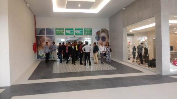 Caf&eacute; da manh&atilde; e visita &agrave;s instala&ccedil;&otilde;es marcam inaugura&ccedil;&atilde;o do Floriano Shopping.(Imagem:FlorianoNews)