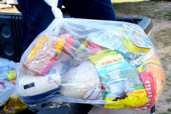 Prefeitura de Floriano inicia entrega de cestas b&aacute;sicas da Semana Santa(Imagem:Secom)