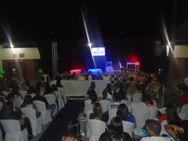 Acad&ecirc;micos participam de abertura da X Semana de Enfermagem da FAESF.(Imagem:FlorianoNews)