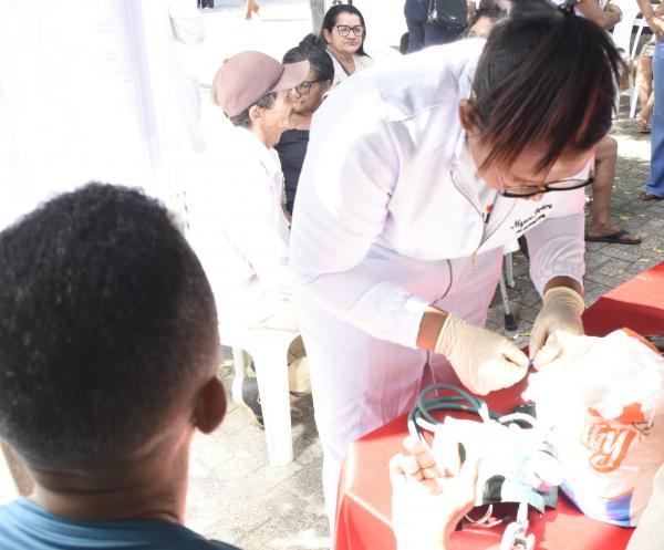 A feira de servi&ccedil;os teve milhares de atendimentos. (Imagem:Francisco Gil&aacute;sio)