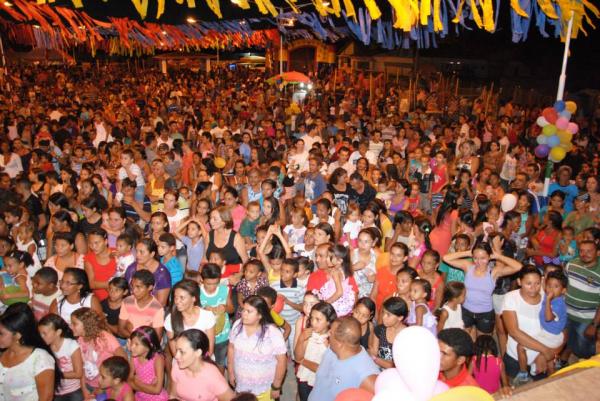 Prefeitura realizou festa em homenagem ao Dia das Crian&ccedil;as em Bar&atilde;o de Graja&uacute;.(Imagem:Reprodu&ccedil;&atilde;o/Facebook)