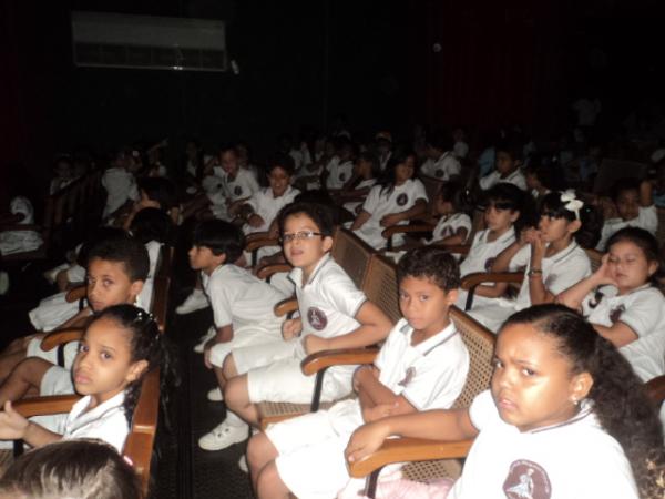 Crian&ccedil;as durante sess&atilde;o de cinema no Espa&ccedil;o Cultural Maria Bonita(Imagem:Cida Santana)