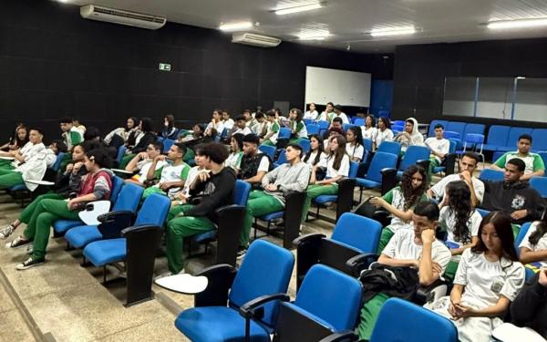 Estudantes da rede estadual exploram legado de Niède Guidon e descobrem riqueza arqueológica do PI
