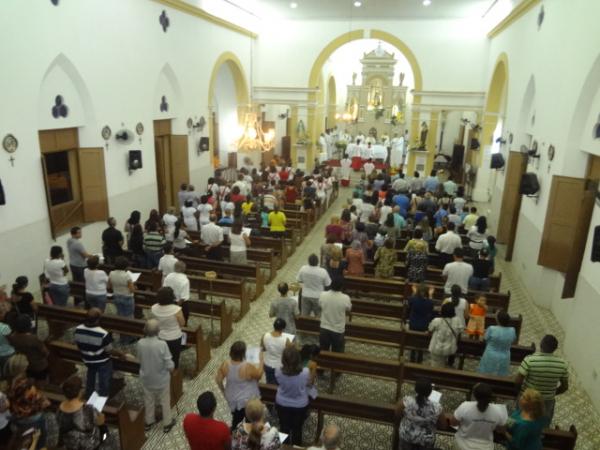 Igreja Matriz S&atilde;o Pedro de Alc&acirc;ntara celebrou 80 anos de inaugura&ccedil;&atilde;o.(Imagem:FlorianoNews)