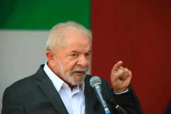 Lula compara Bolsonaro a Trump: "Estrago na democracia é o mesmo"