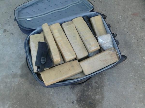 PM apreende cerca de 30 quilos de maconha em casa abandonada no PI