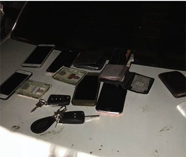 Polícia Militar prende suspeitos com carros e celulares roubados
