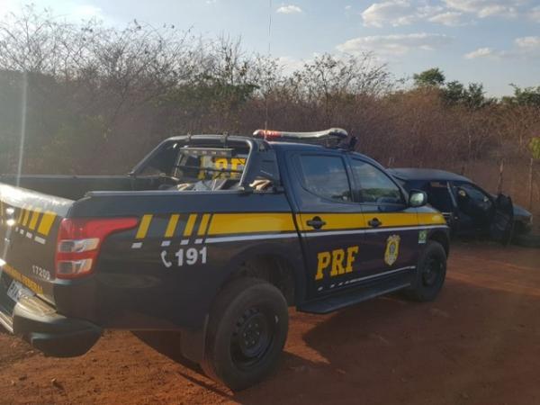 Sem CNH e embriagado, motorista é preso após fugir da polícia e colidir com veículos no PI