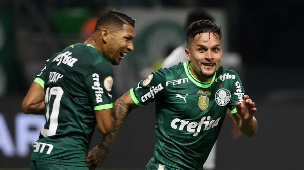 "Deveria ter tirado mais cedo": Abel explica por que Rony e Artur viraram reservas no Palmeiras