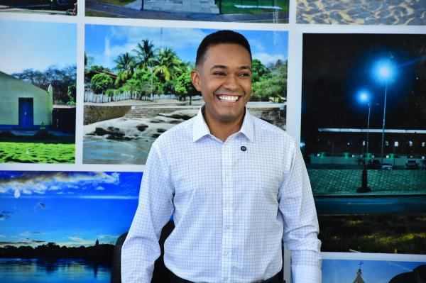 Vereador Felipe Vieira participa de anúncio de mais de R$ 10 milhões para a saúde de Floriano