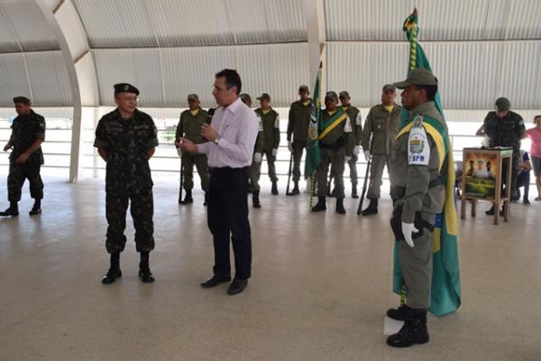 Prefeito Gilberto Júnior participa de solenidade de certificação de dispensa do Serviço Militar