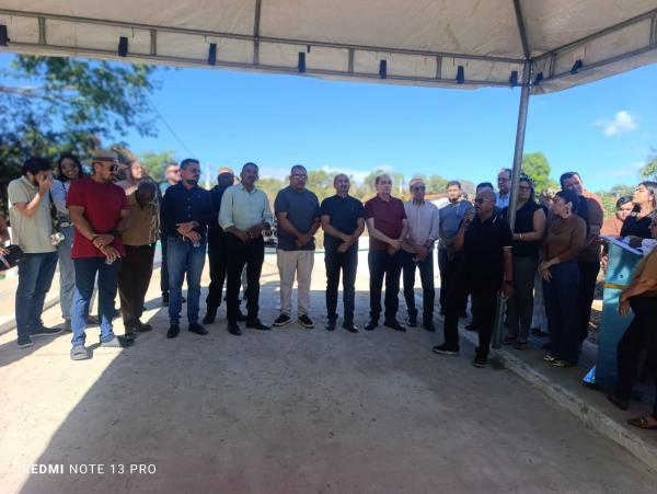 129 anos: Prefeitura de Floriano entrega ponte que interliga os bairros S&atilde;o Borja e Tamboril(Imagem:FlorianoNews)