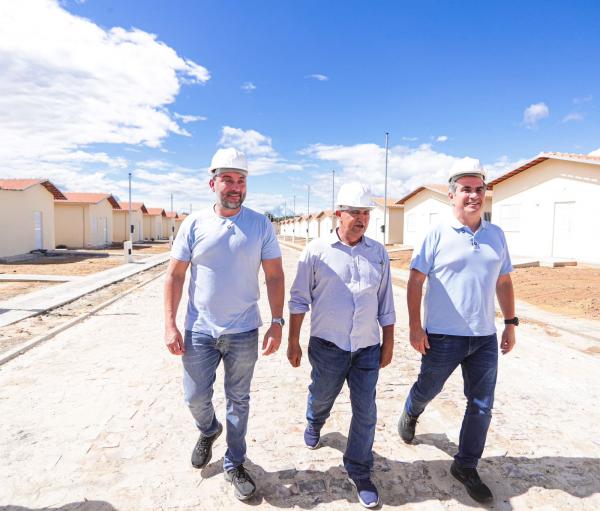  Ciro Nogueira anuncia entrega de 90 casas, inaugura obras e novos benef&iacute;cios em Batalha(Imagem:Ascom)